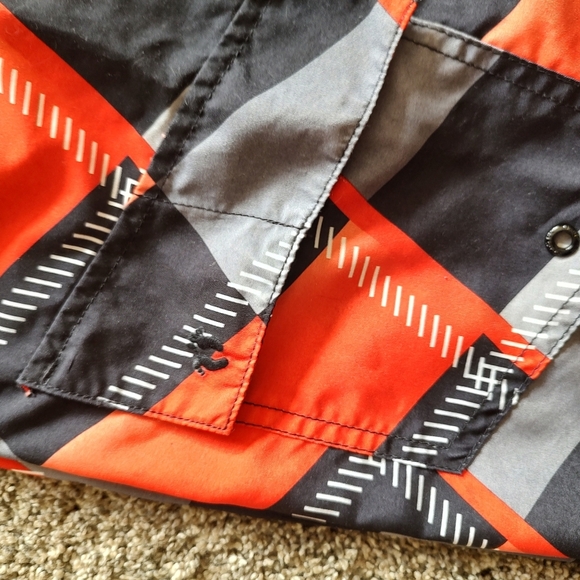 Hang Ten Large Swim Trunks! - Picture 4 of 6